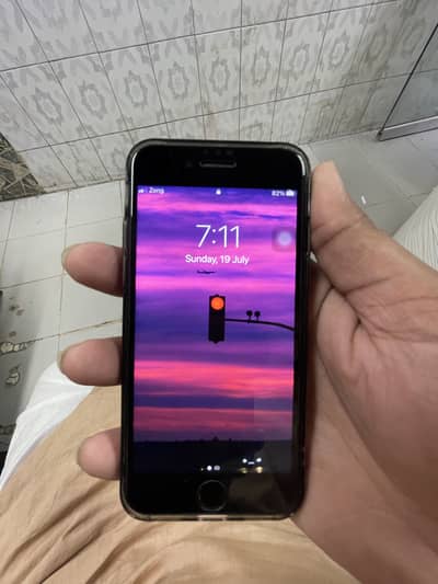 Apple iPhone 7