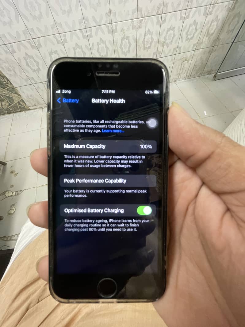 Apple iPhone 7 1