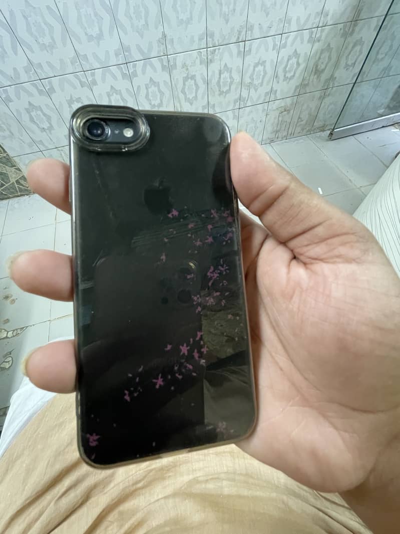 Apple iPhone 7 2