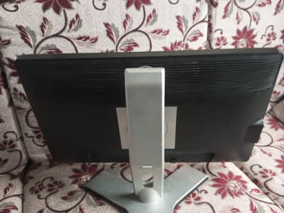 Dell led 22inch, 1080p supported with stand, Call Now