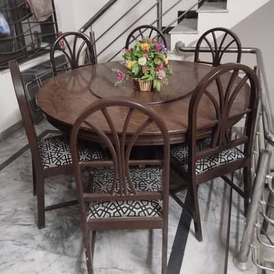 Dining Table with 6 chare