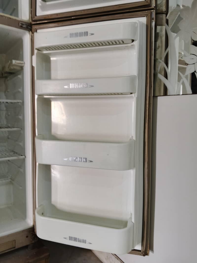 refrigerator 4