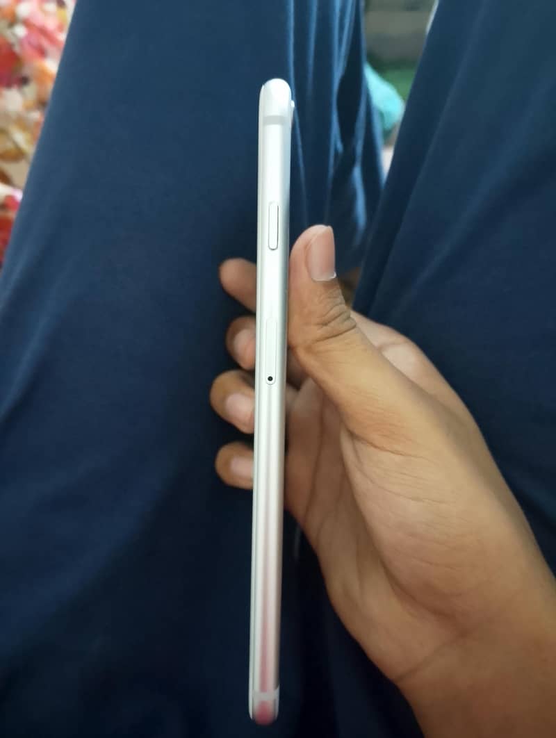 Apple iPhone 6 Plus 3