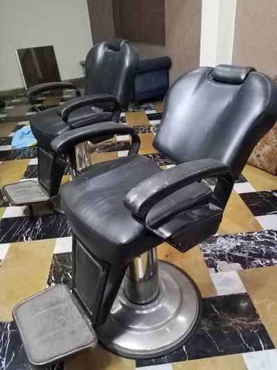 2 Saloon chairs/barber chairs for sell urgent