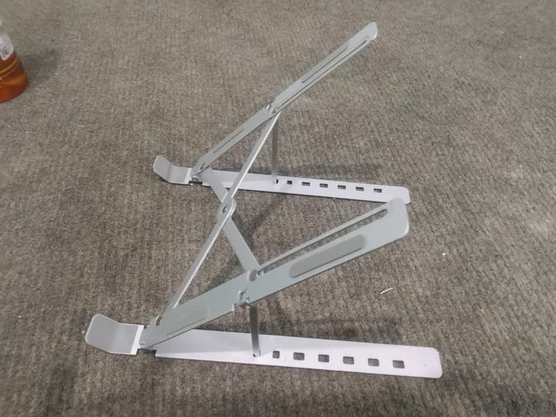 creative folding stand 2