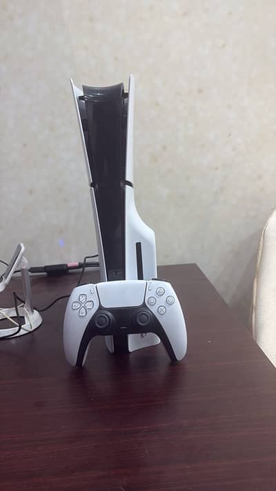 PlayStation 5 Slim (Disc Version] - Used for <50 hours of gaming