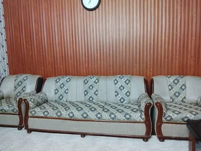 5 seater sofa set urgent sale