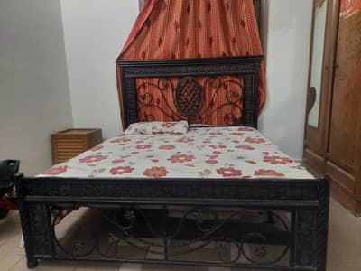 ROD IRON BLACK BED WITH HANGING LIGHTS MIRROR