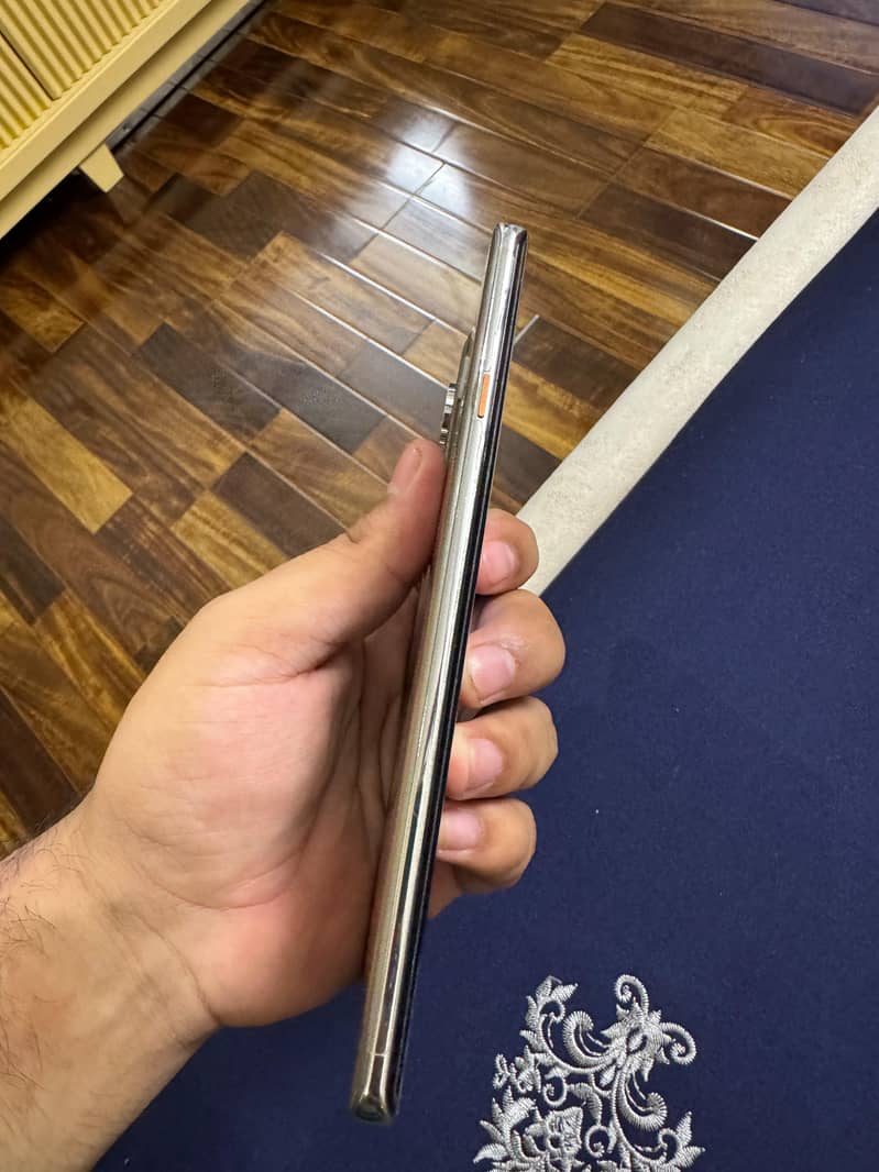 Tecno CAMON 40 Pro 4