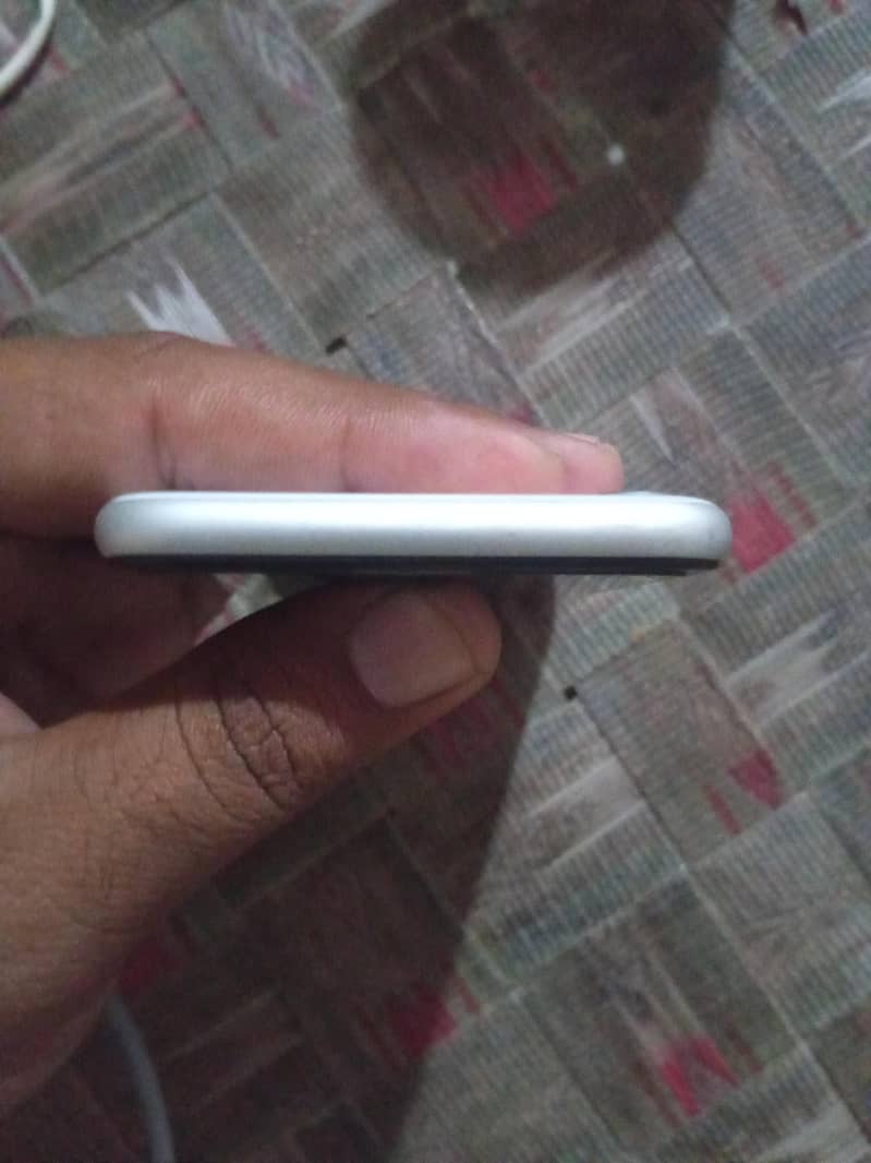 Apple iPhone SE 3