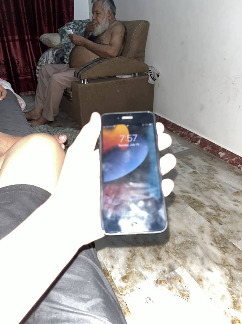 Apple iPhone 7 1