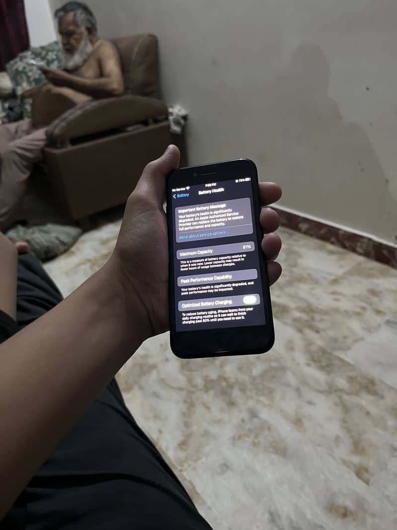 Apple iPhone 7 2