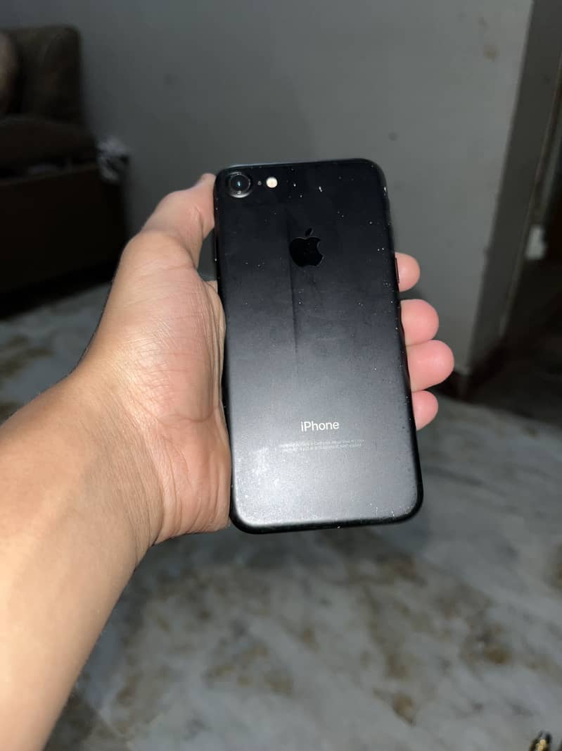 Apple iPhone 7 3