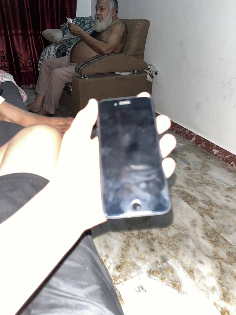 Apple iPhone 7 5