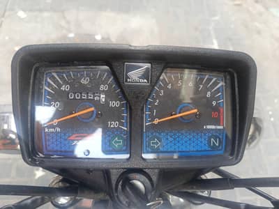 Honda 125  It's look like a new  03324300934 contact me on the number