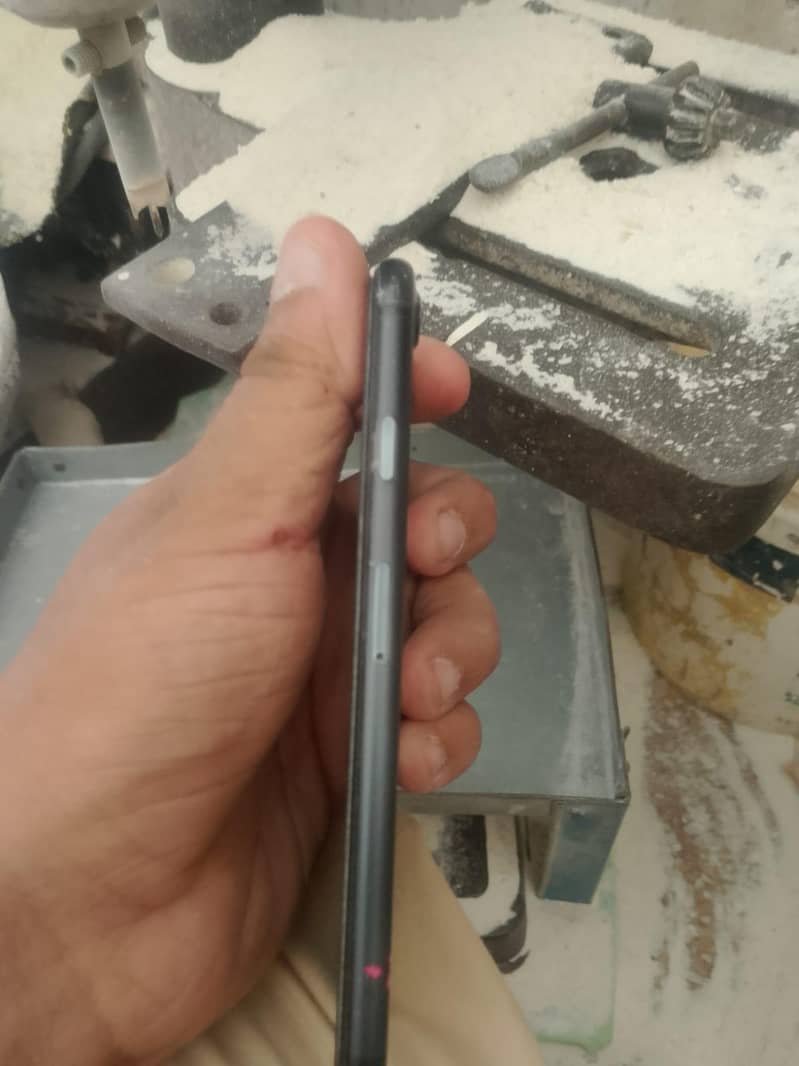Apple iPhone 7 3