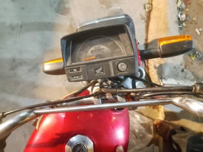 Honda CD 70 2025