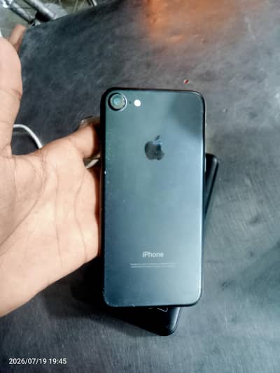 Apple iPhone 7
