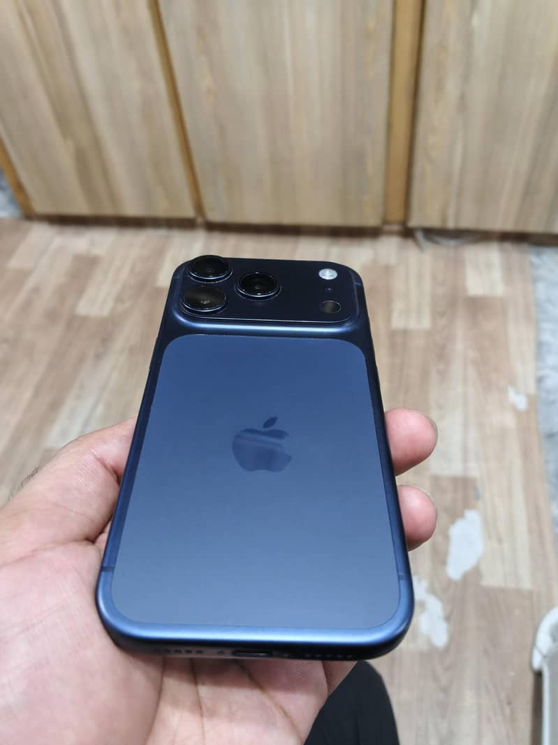 Apple iPhone 17 Pro 1
