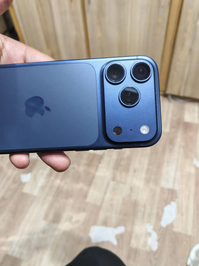 Apple iPhone 17 Pro 8