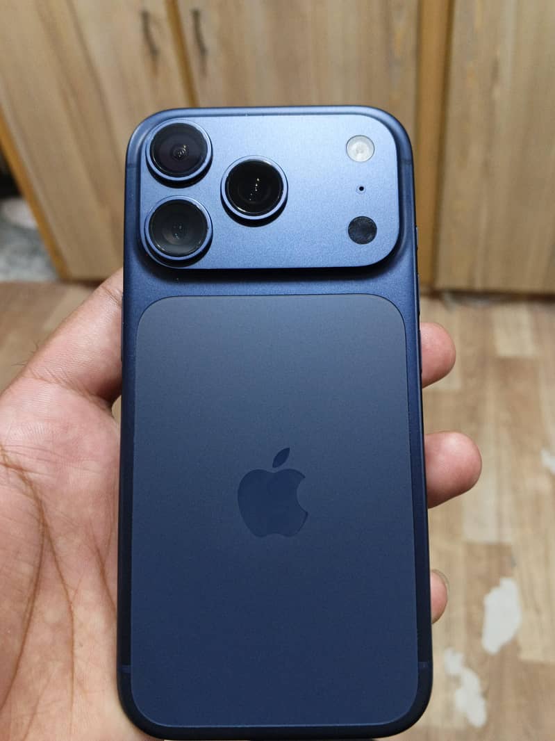 Apple iPhone 17 Pro 13