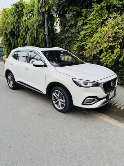 MG HS Trophy TURBO 2021/2022. Full option . brand New conditon