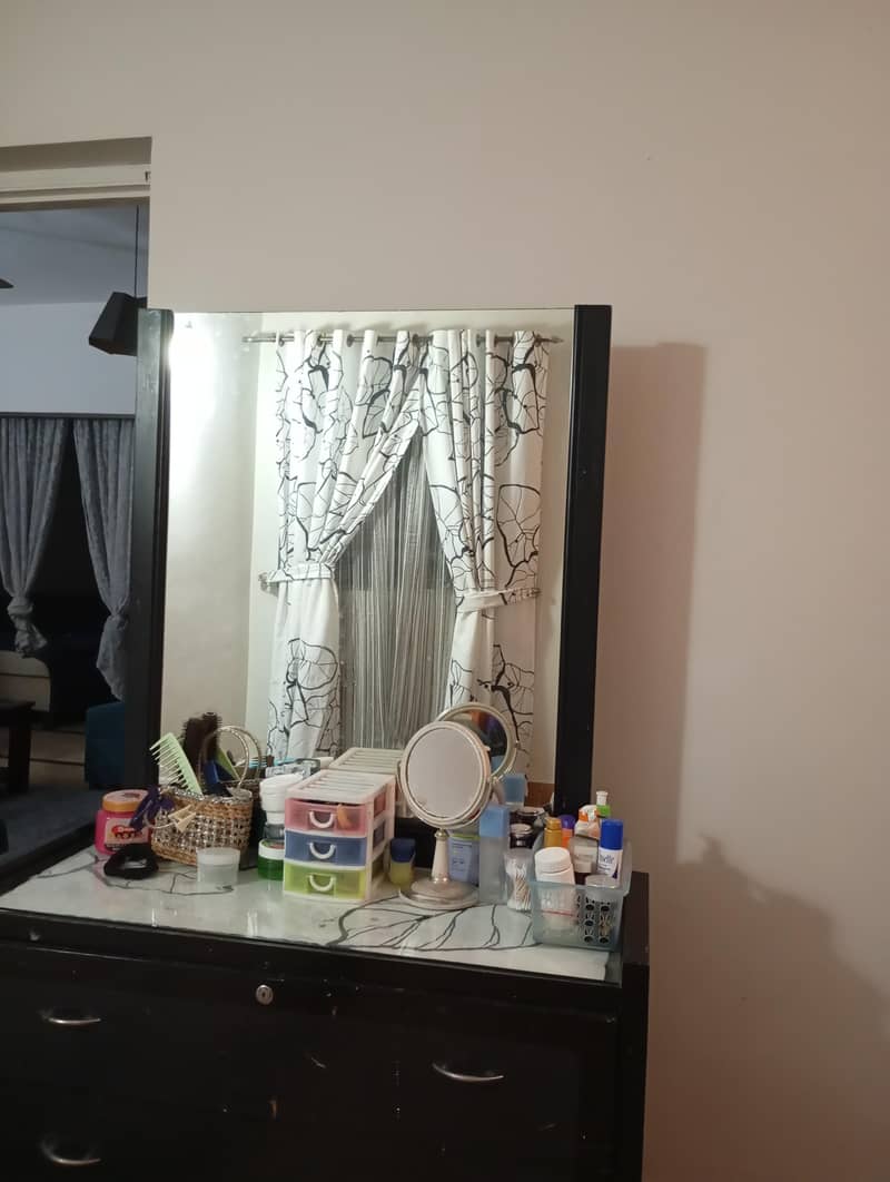 black dressing table 1