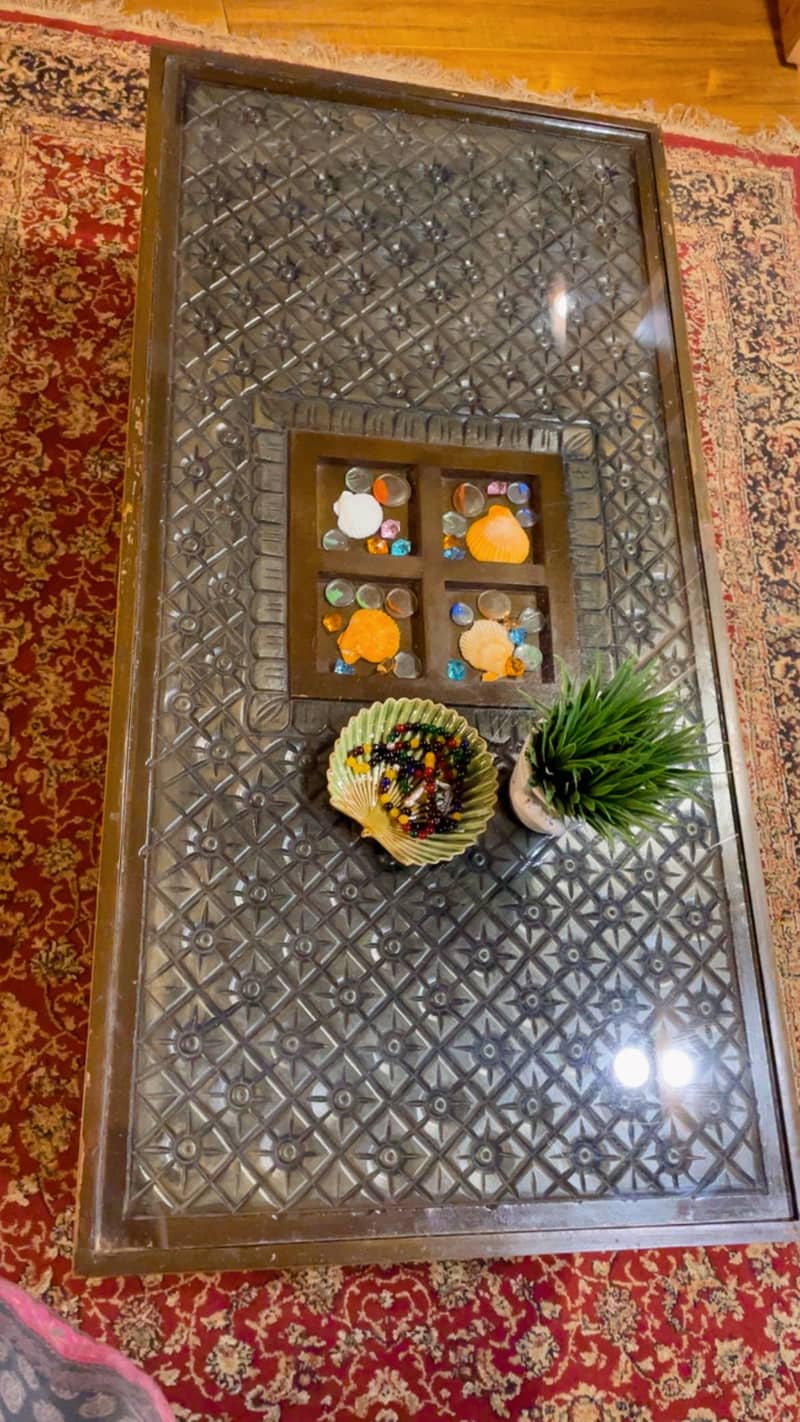 Center table 0
