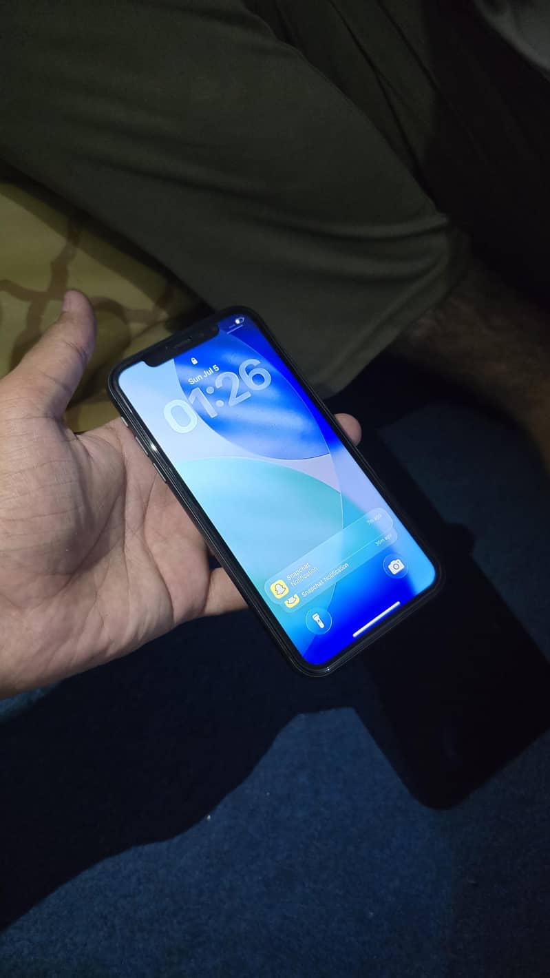 Apple iPhone 11 0