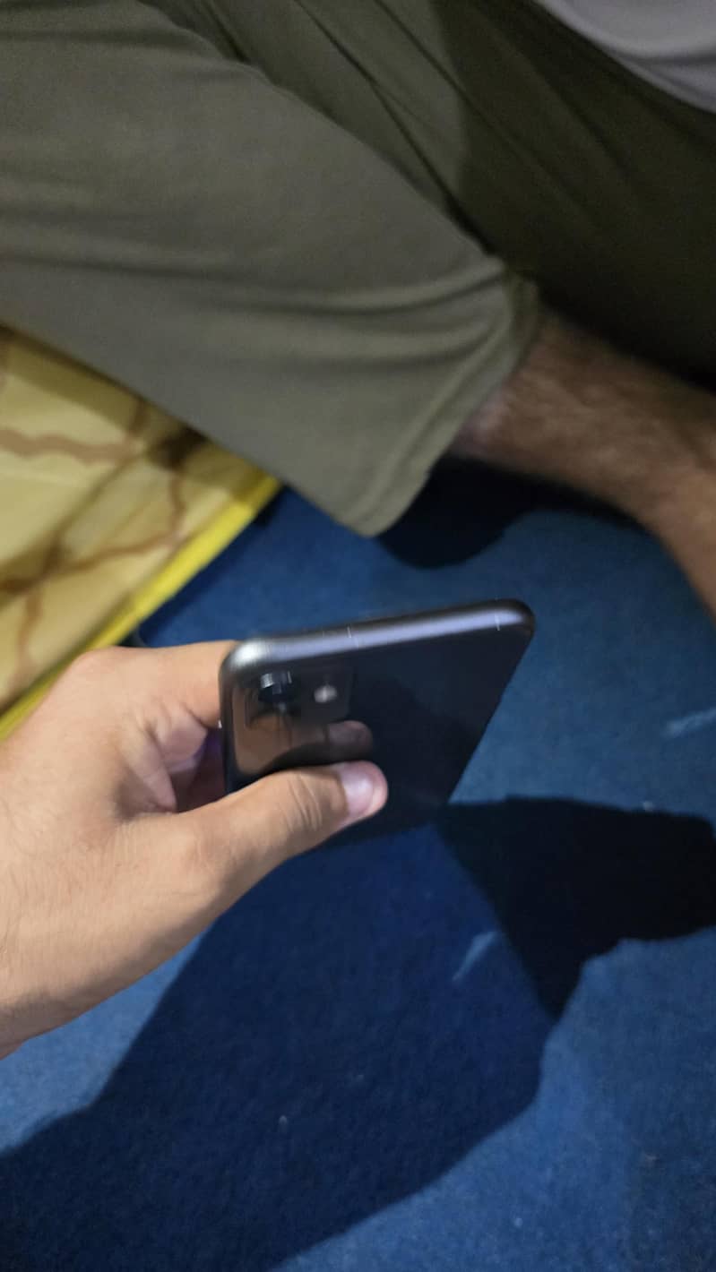 Apple iPhone 11 3