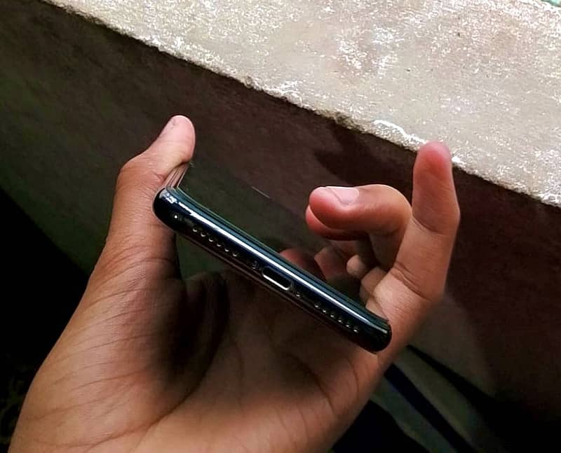 iPhone X 3