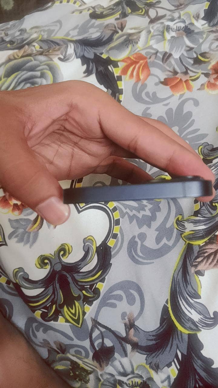 Apple iPhone 13 6