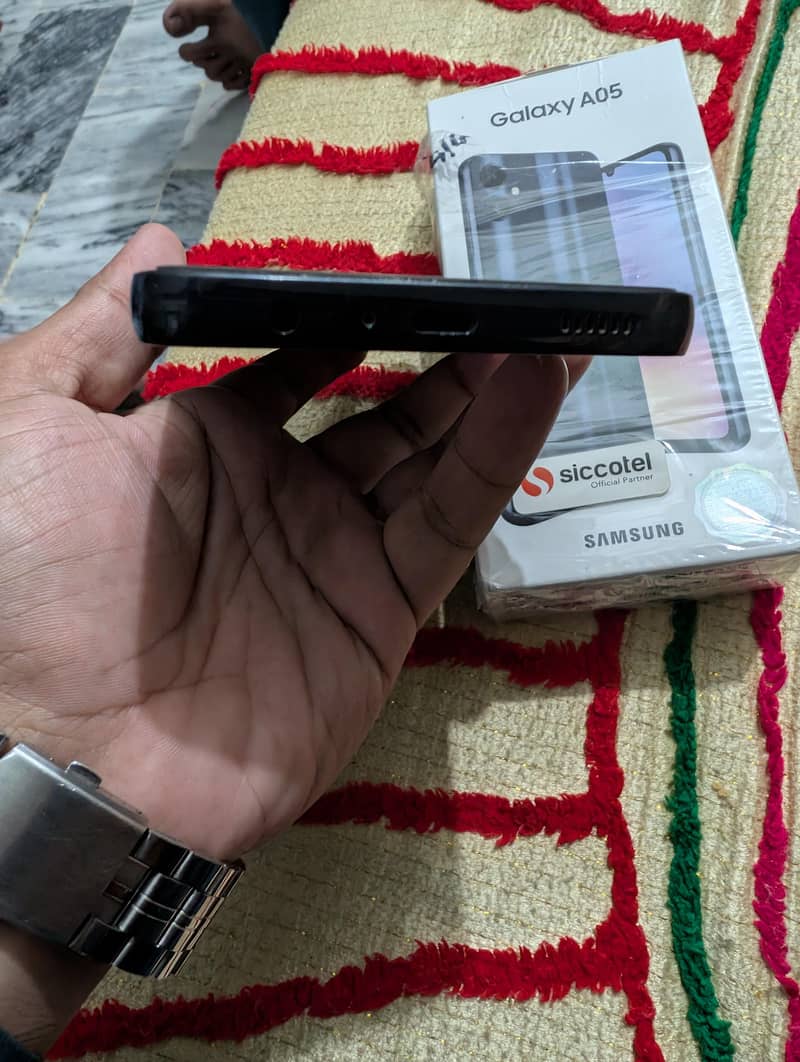 Samsung Mobile A05 1