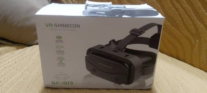 vr box good condition and futuristic design