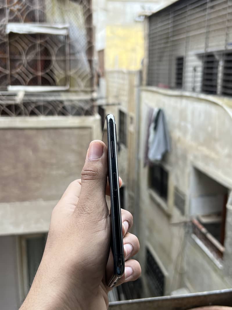 Apple iPhone X 2