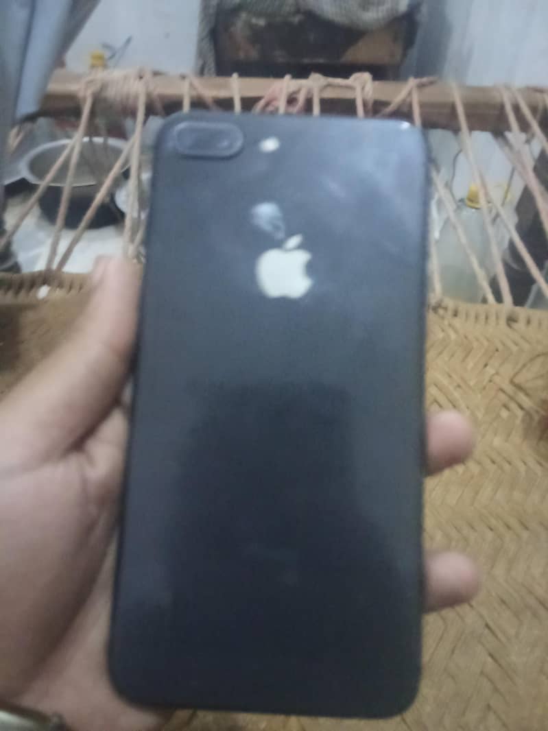 Apple iPhone 8 Plus 1