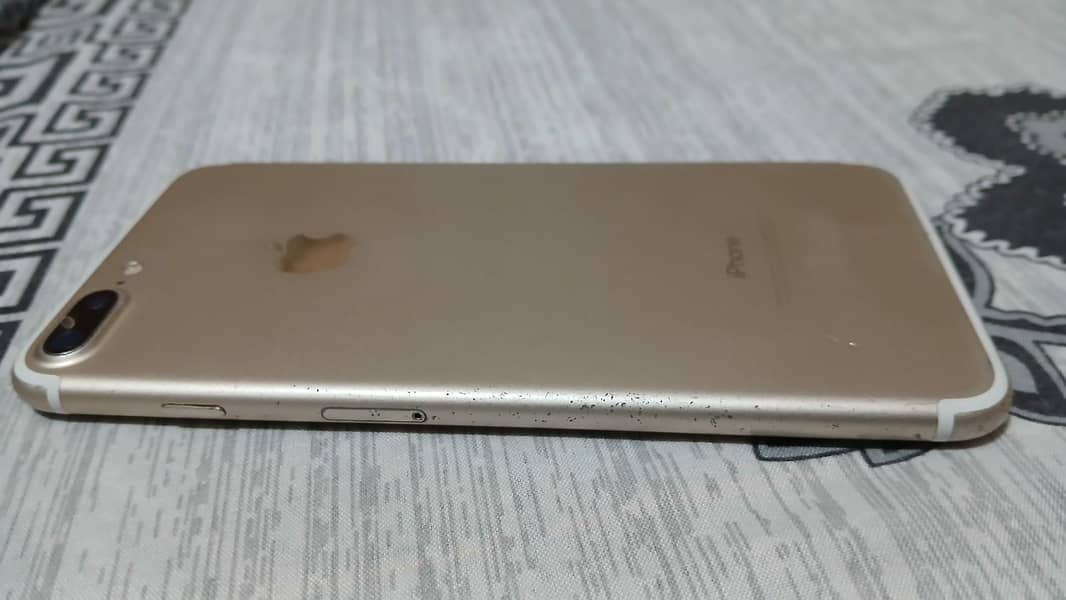 Apple iPhone 7 Plus 5