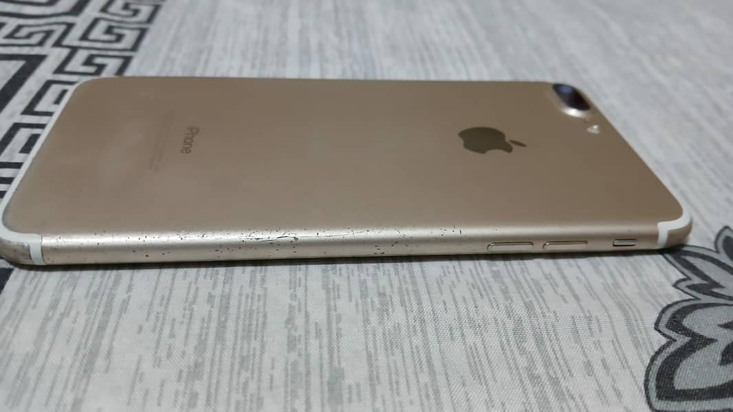 Apple iPhone 7 Plus 6