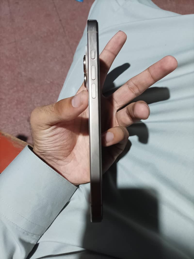 iphone 16 pro max 1