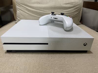 *XBOX ONE S LIMITED EDITION*