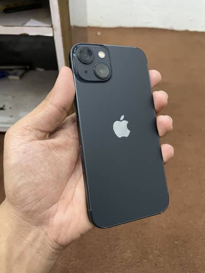 Apple iPhone 13