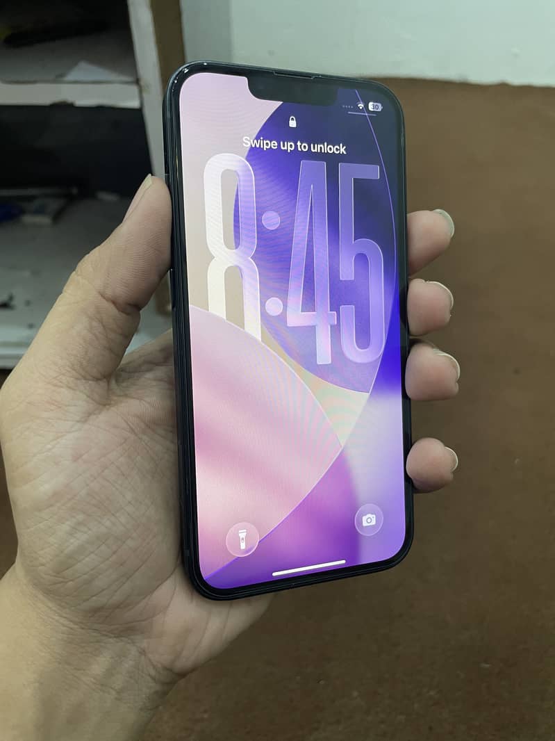 Apple iPhone 13 1