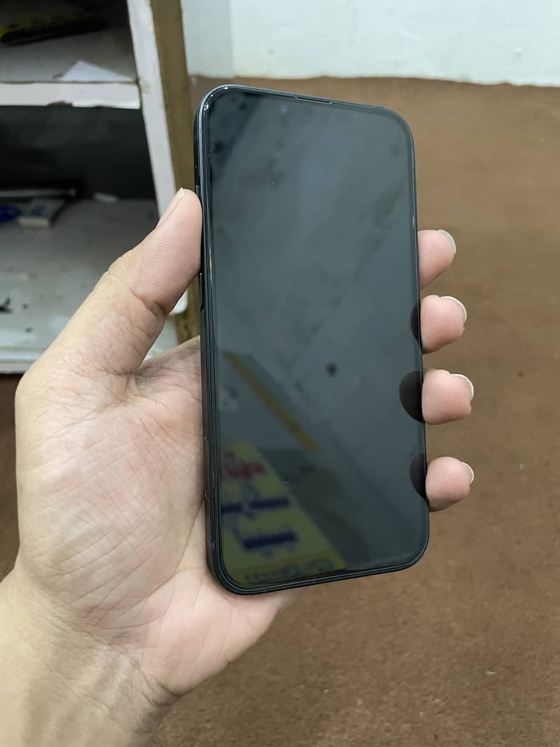 Apple iPhone 13 2