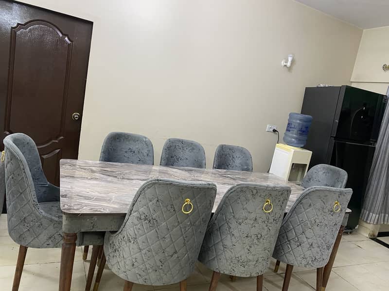 Dinning table 0