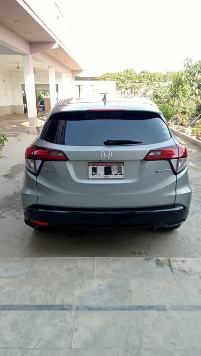 Honda Vezel 2014/22 first owner X urban white interior