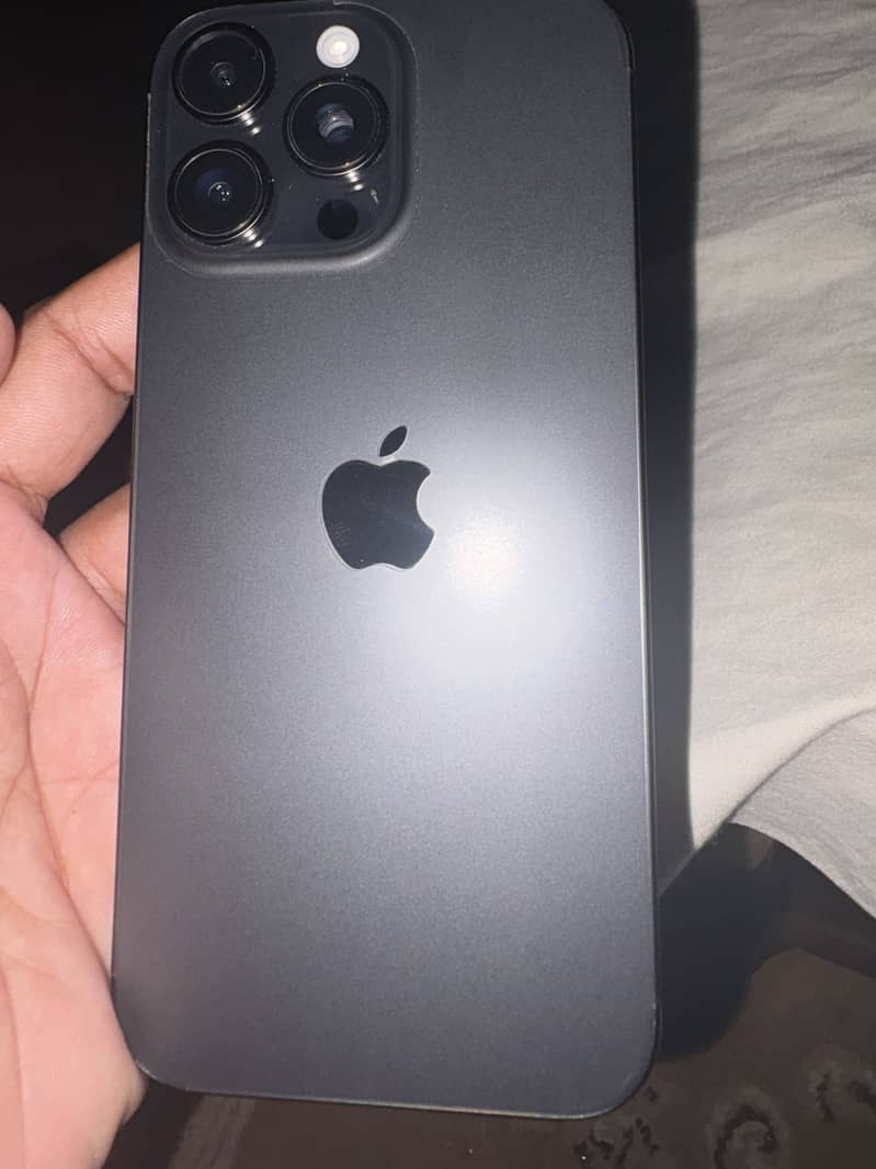 Iphone 16 pro max 1