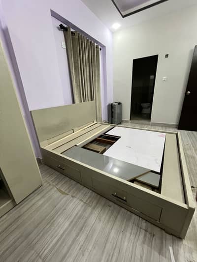 Double bed with 2 almari