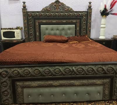bed with side tables ( Dressing Table)