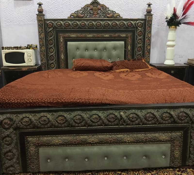 bed with side tables ( Dressing Table) 0