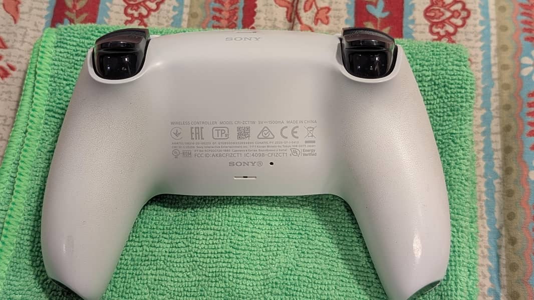 PS5 Controller 1